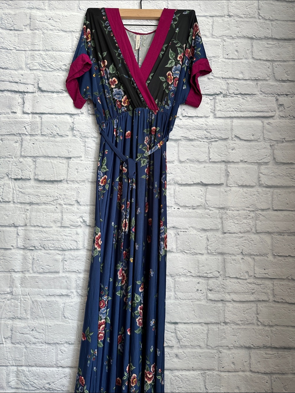 Gilli Navy Floral Maxi Dress with Magenta Trim size L